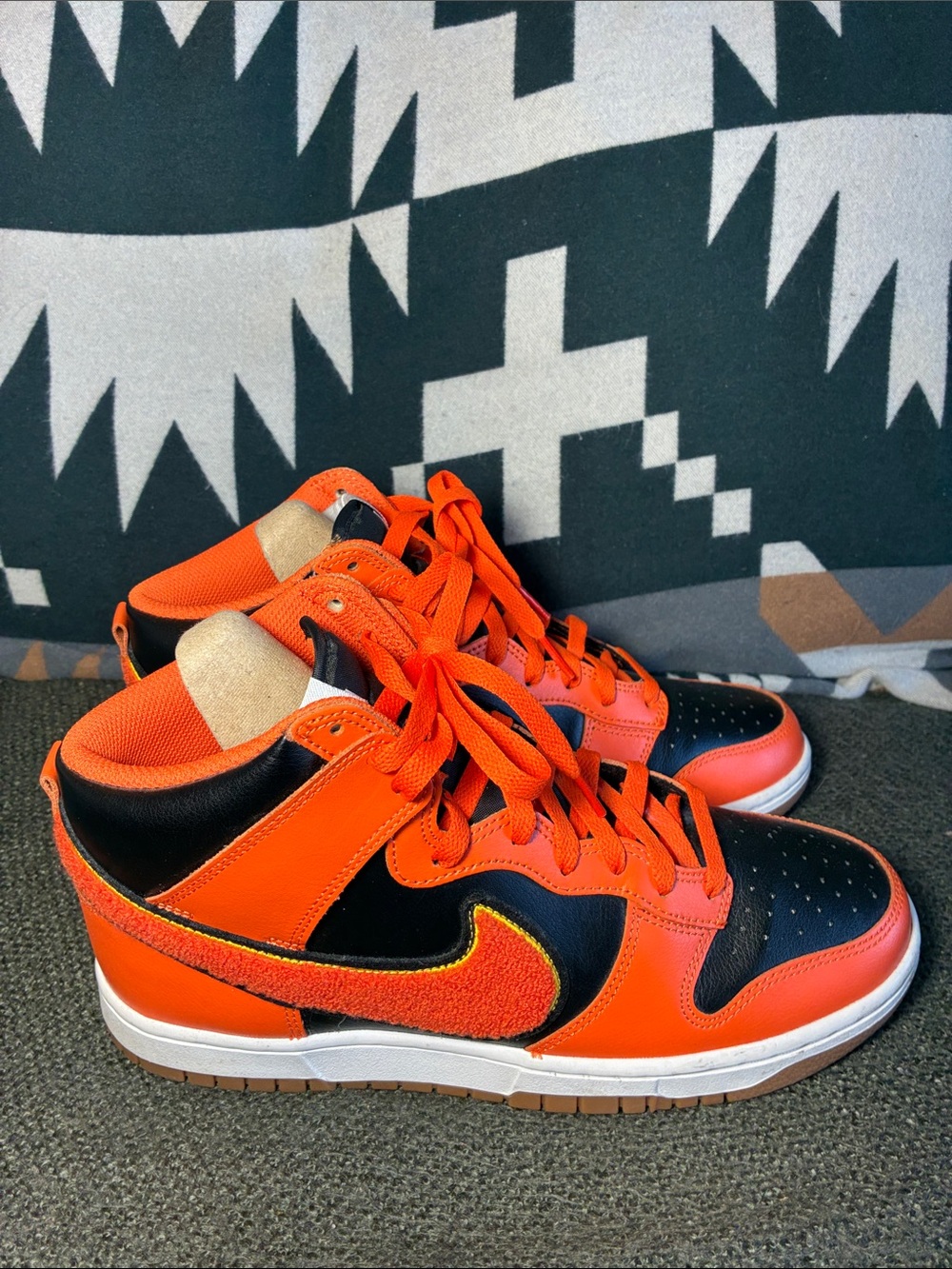 NIKE Dunk High "Chenille Swoosh - Safety Orange" Orange Black DR8805-002